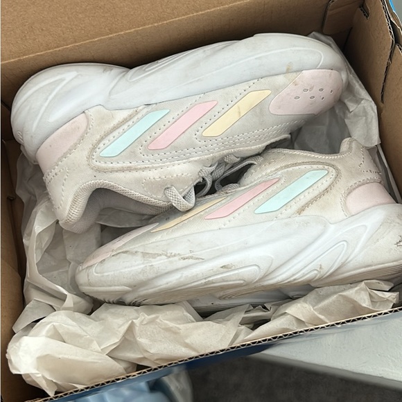 Adidas - Picture 3 of 4